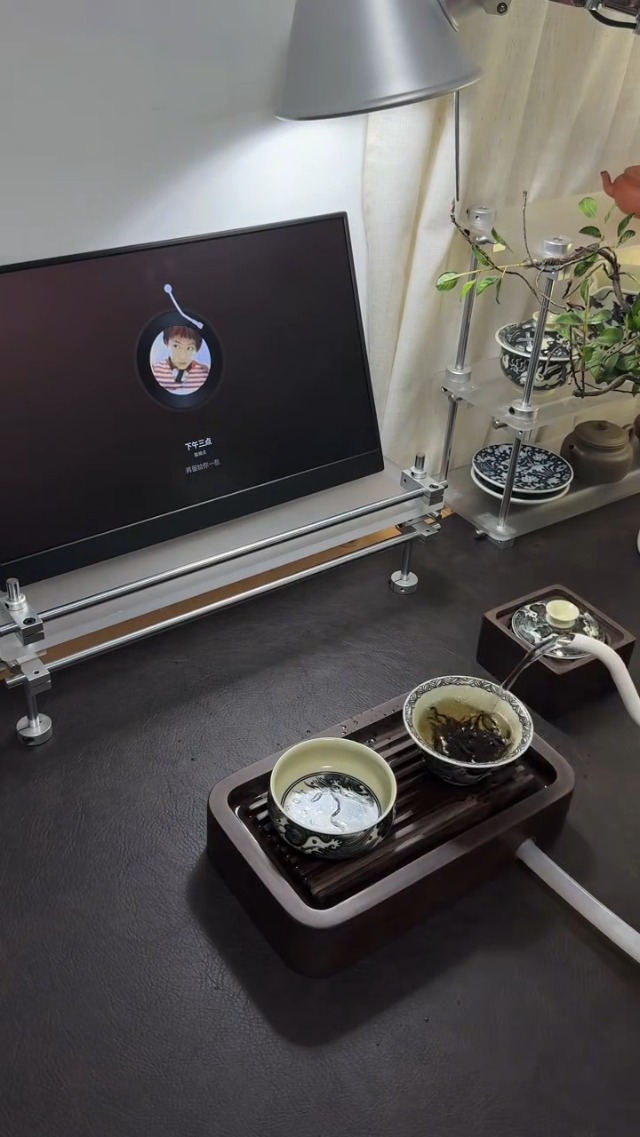 Amazon.co.jp: 【雲南省産】百花潭古樹生普洱茶 50g 箱入り｜希少な